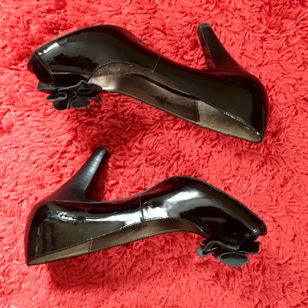 Sofft Gijon Pin-up Glam Peep-Toe Pumps 10W